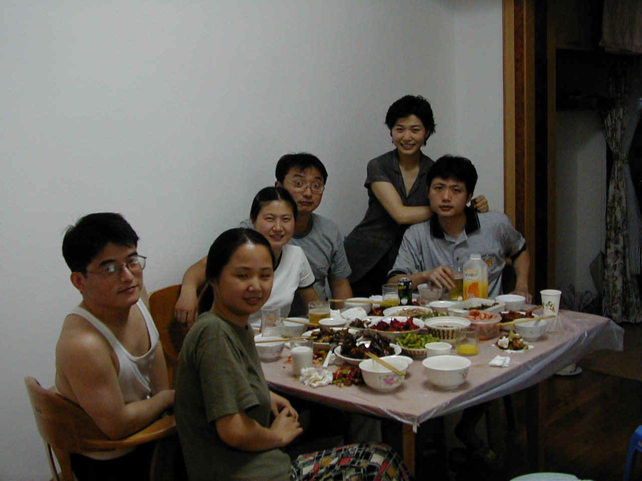 gathering1.jpg (202035 bytes)