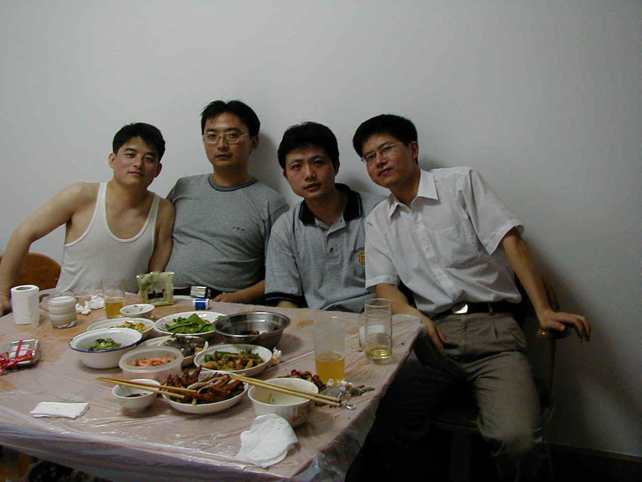 gathering2.jpg (205810 bytes)