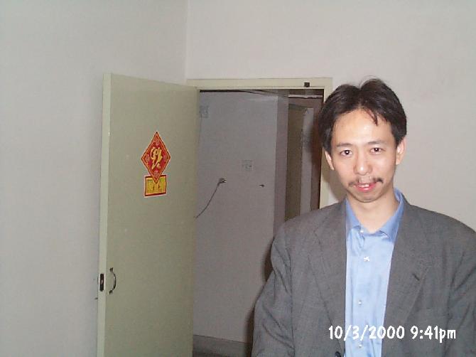 004.jpg (26930 bytes)